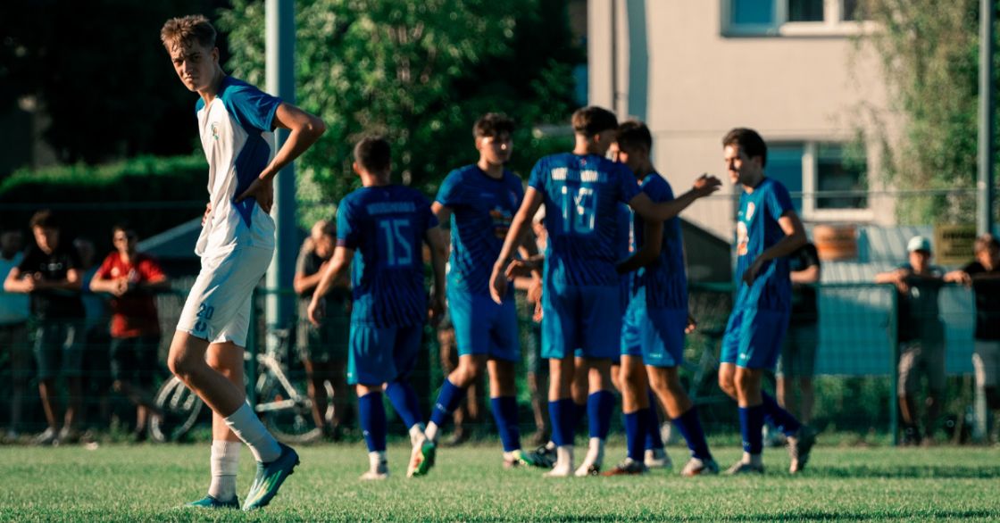 Aż 5 bramek na boisku lidera i powr&oacute;t bez punkt&oacute;w.