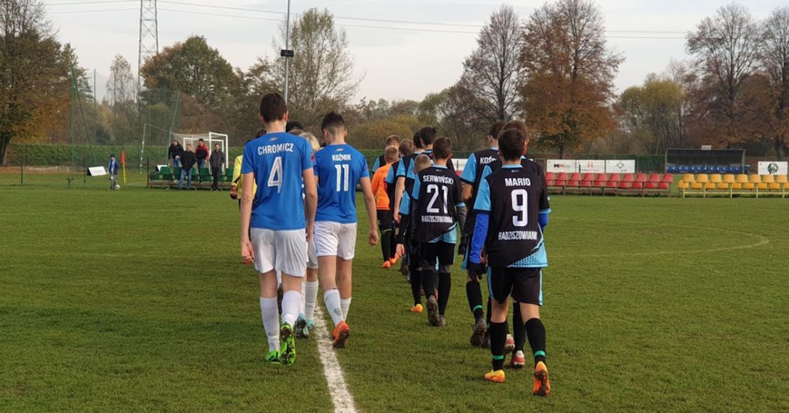 Radziszowianka nie dała rady. Trampkarze Kabla (C1) odskakują rywalom w tabeli