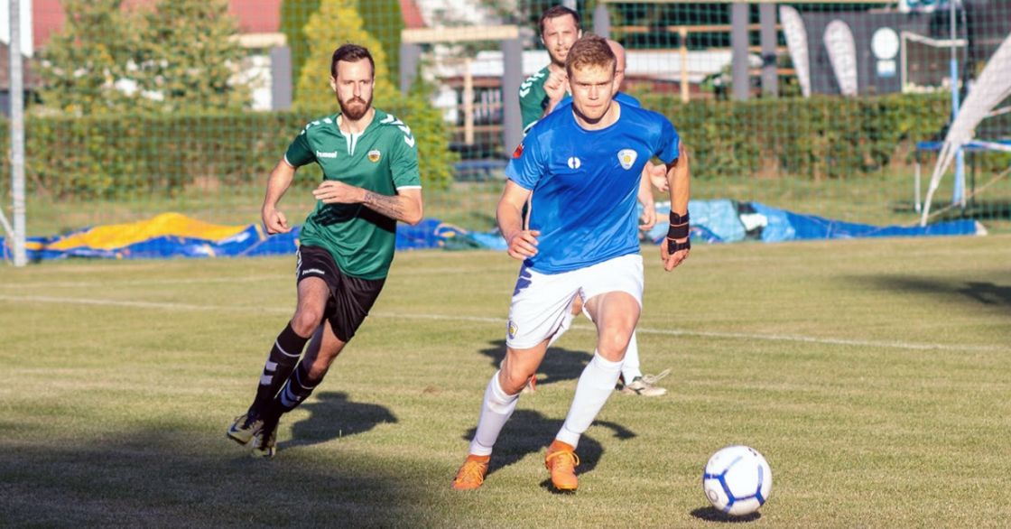 Fairant pokonany, trzy bramki Grzegorza Grzesiaka